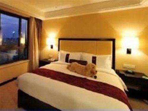 Lee Gardens Hotel 4*